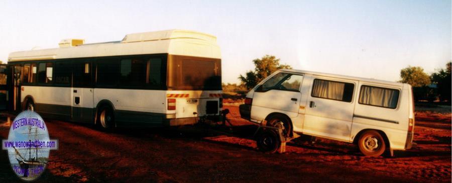 Ways of towing a second vehicle - car caddy