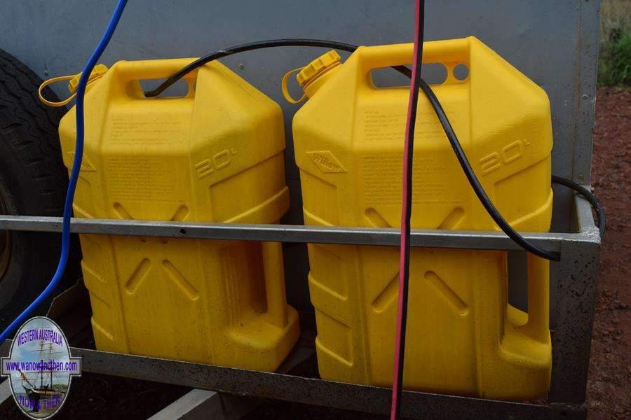 Fuel containers 