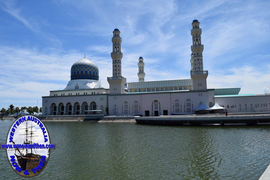 Floating mosque