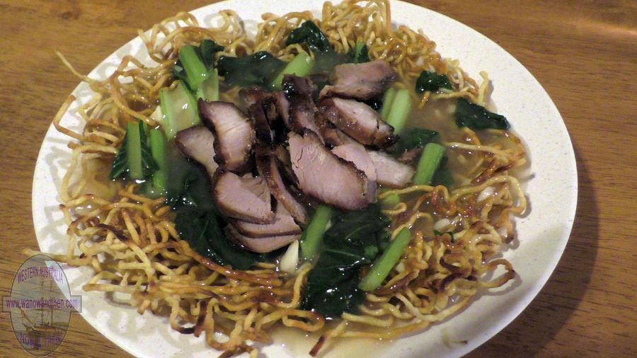 Crispy noodles with pork