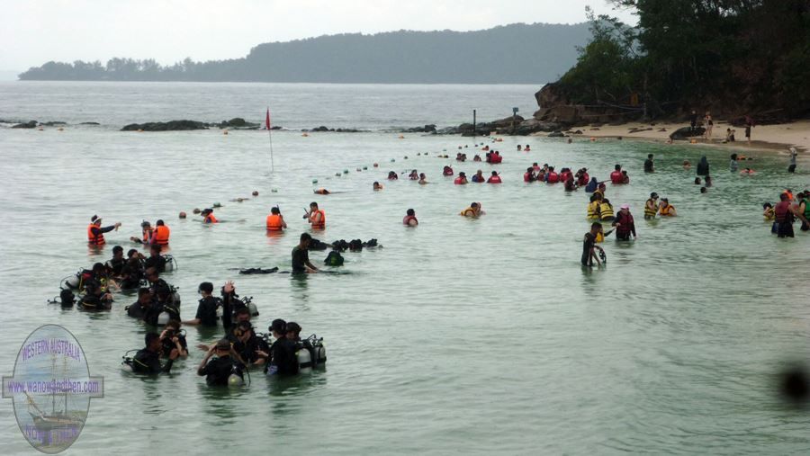 Sapi Island, dirty and over-crowded.