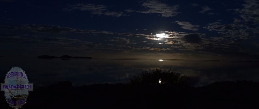 Moon rise at Three Bays North