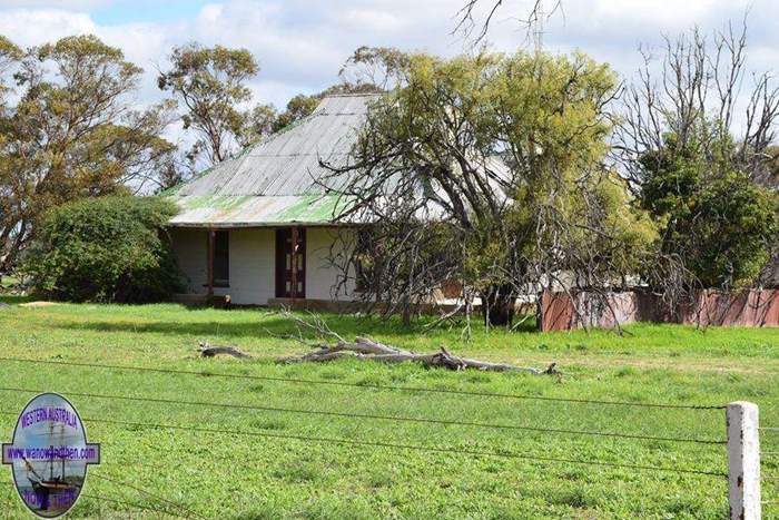 Ruined farmhouse