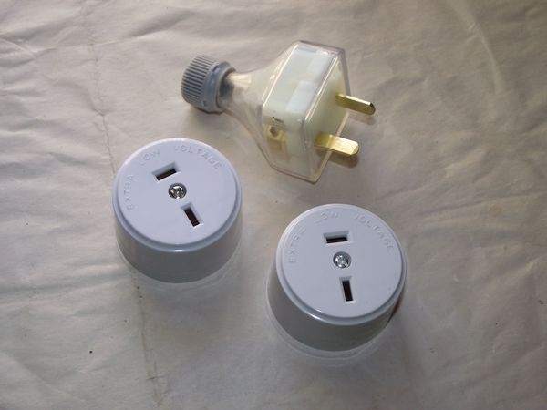 Low voltage plug double adapter