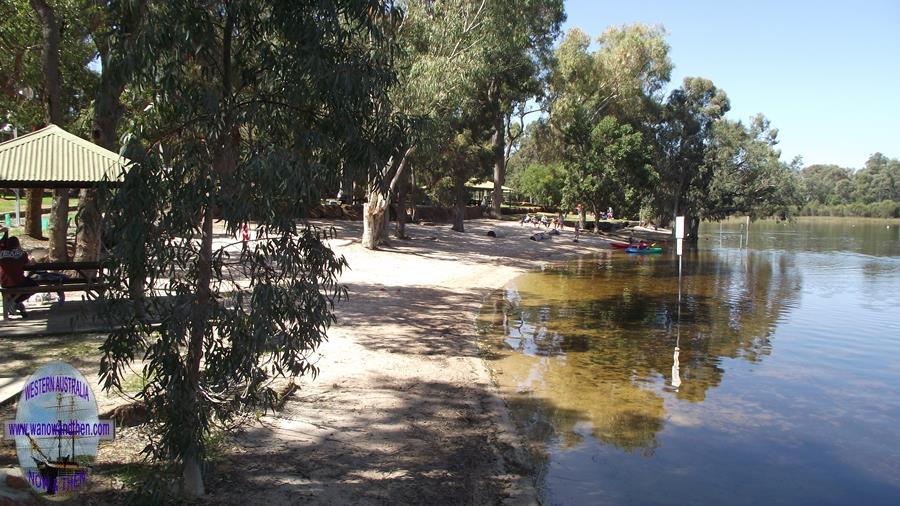 Lake Leschenaultia